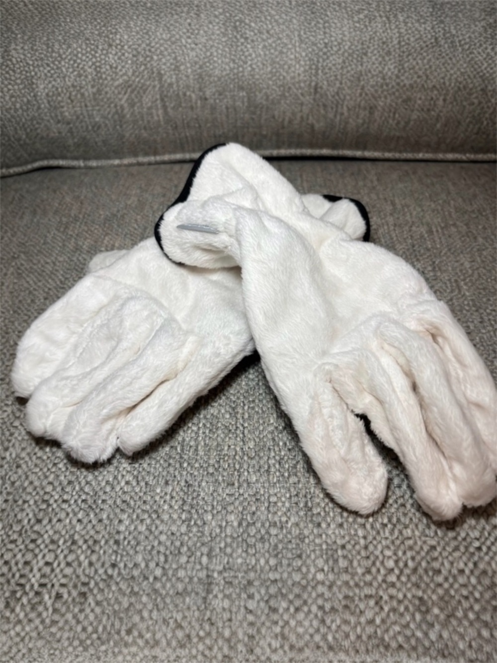 Columbia Women’s Fleece Gloves White Black Trim Soft Cozy Winter Size Small